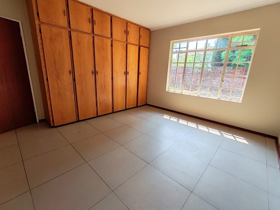 3 Bedroom Property for Sale in Kannoniers Park North West